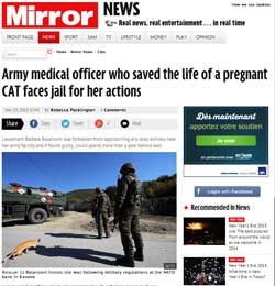 Une du Mirror du 23 décembre 2013 qui relate l'affaire du Lieutenant Barbara Balnazoni